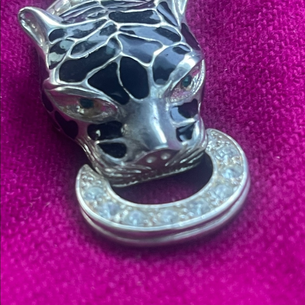 Silver and Black Panther Pendant with blue eyes - Picture 4 of 7